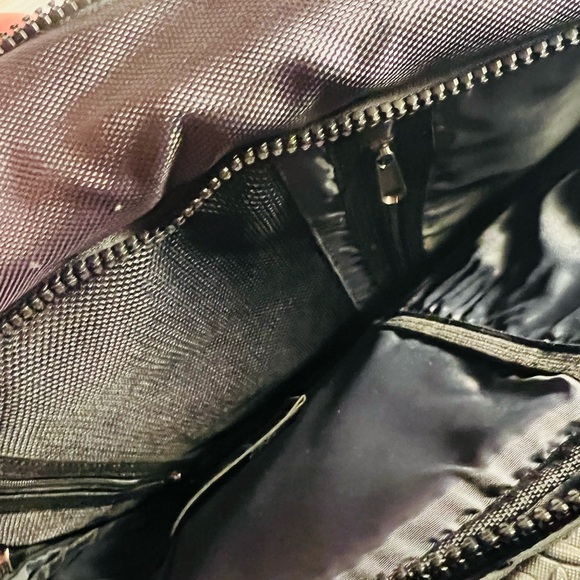 Ashbury NEW Black Travel Laptop
Duffel Bag With Shoulder Strap - Picture 5 of 7